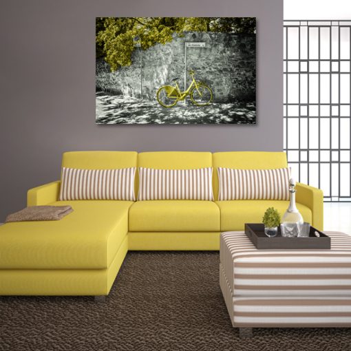 sofa z dekoracją jako obraz