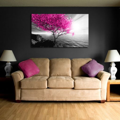 salonowa dekoracja z różowymi liśćmi