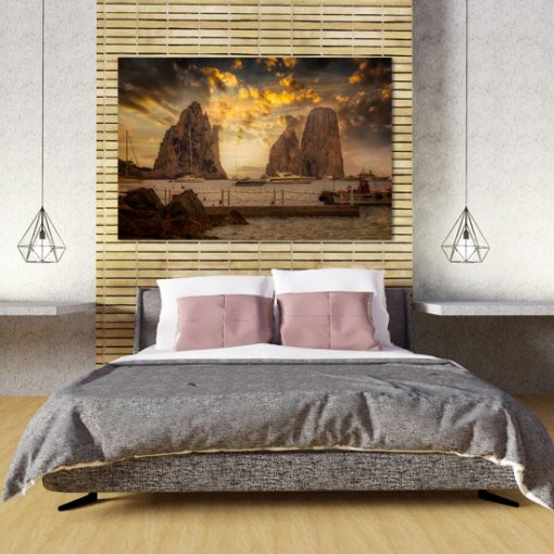 sypialnia z obrazem Capri