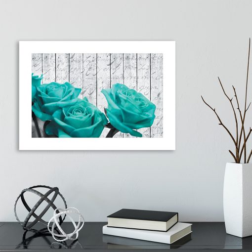 turkusowy plakat z motywem kwiatów