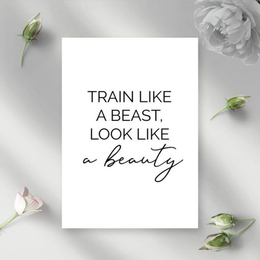 Plakat z typografią - Train like a beast