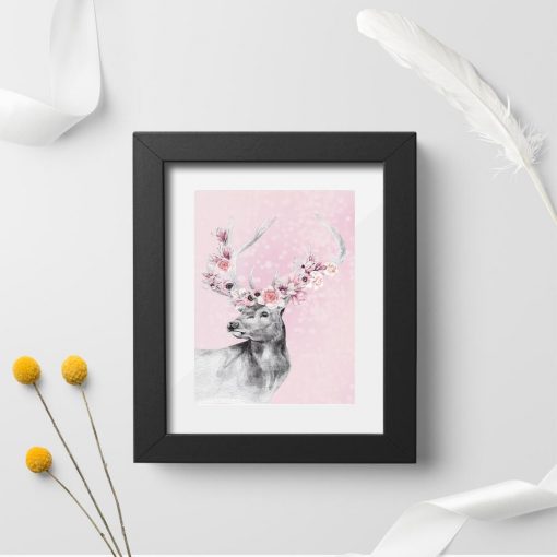 Plakat z jeleniem w różowym kolorze